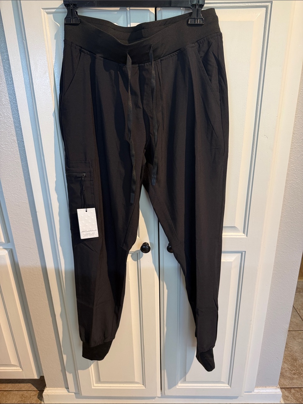 Women's Black scrubs Pants with Tapered Ankle
